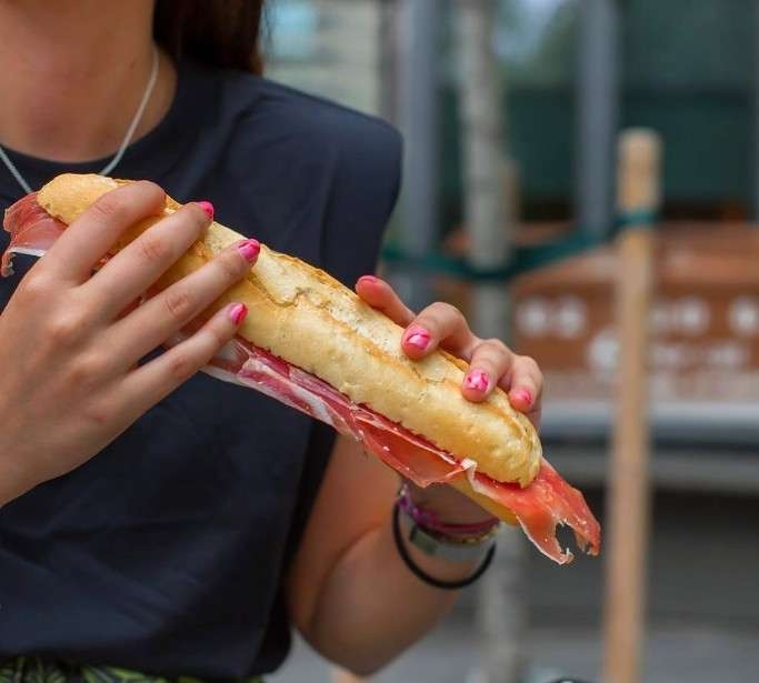 Bocadillos de jamón gourmet en las expendedoras: Enrique Tomás apuesta por la distribución automática