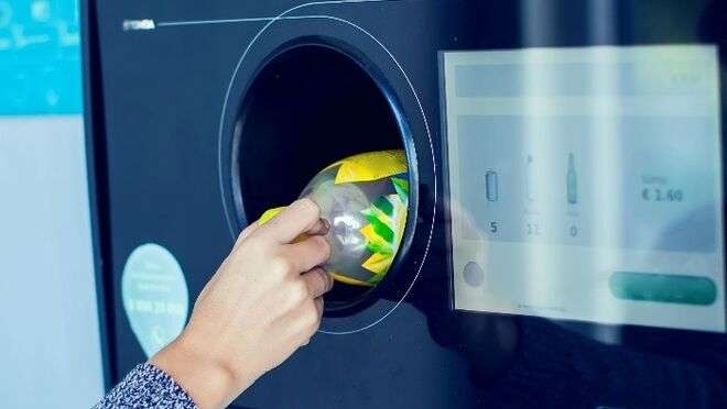 Cuando el vending soluciona también el plástico que NO genera el sector Cuando el vending soluciona también el plástico que NO genera el sector