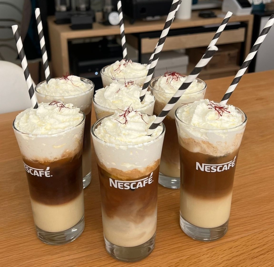 Del bienestar a la stravaganza: Café frío de especialidad con aceite de oliva