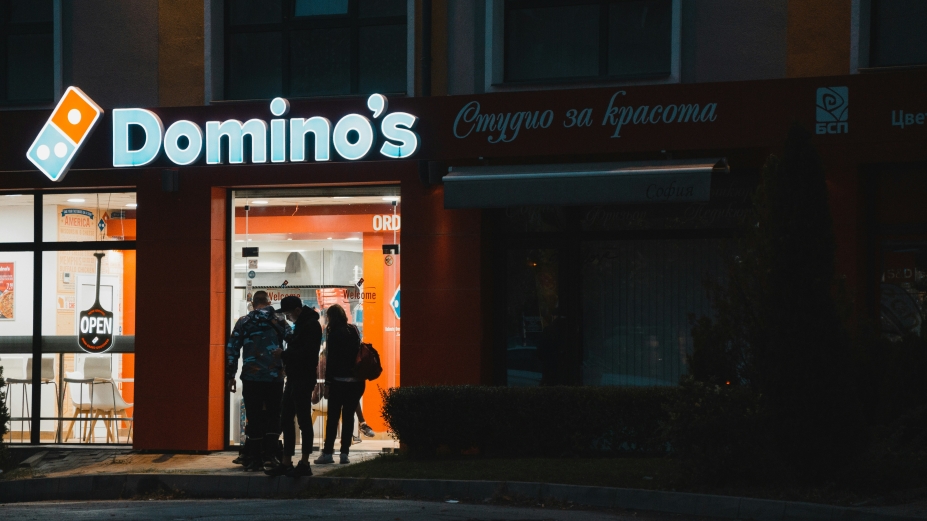 Domino’s Pizza da el salto a la distribución automática 24 horas en España Domino’s Pizza da el salto a la distribución automática 24 horas en España