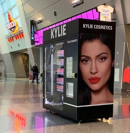 El maquillaje llega a las máquinas de vending de la mano de Kylie Jenner