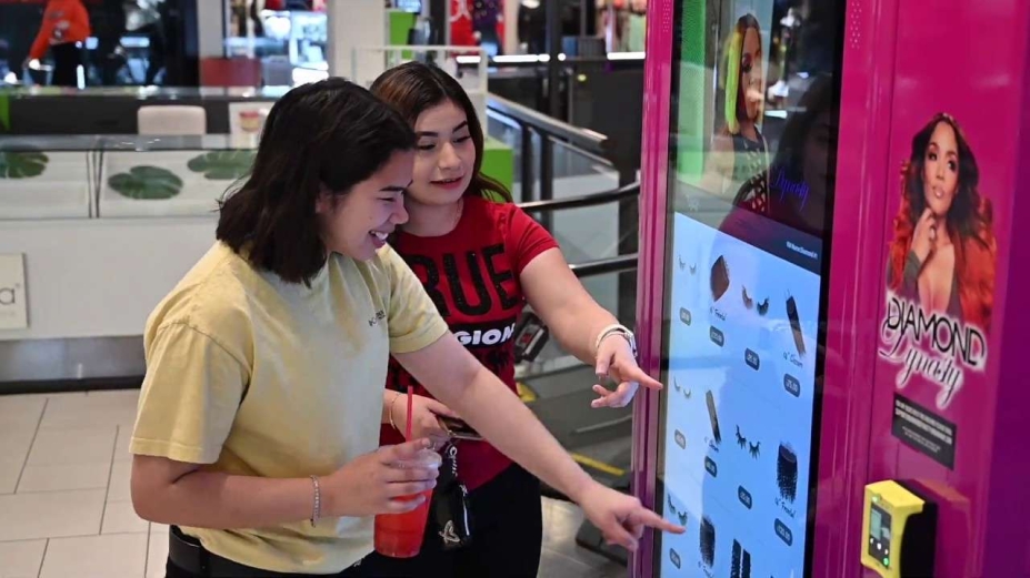 El mundo de la peluquería apuesta por el vending con la máquina expendedora de extensiones naturales