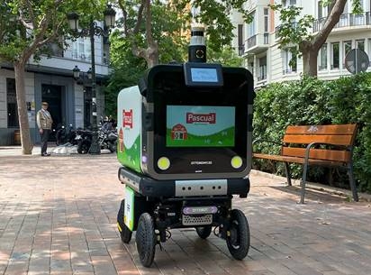 El primer servicio de reparto para el canal Horeca con un robót autónomo en España El primer servicio de reparto para el canal Horeca con un robót autónomo en España