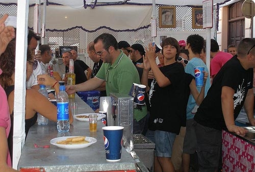 La Feria de Málaga podrá convivir con la Ley Antitabaco dentro de las casetas La Feria de Málaga podrá convivir con la Ley Antitabaco dentro de las casetas