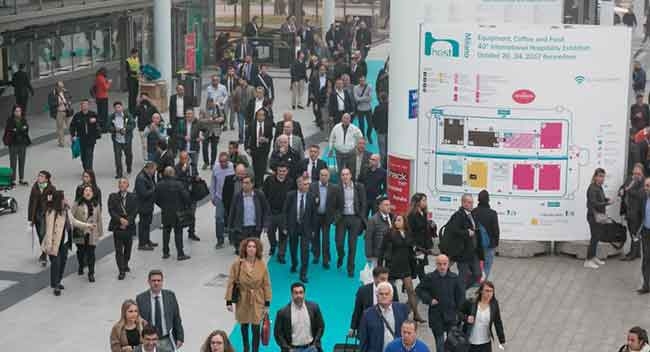 Entre negocios y tendencias, Host 2019
