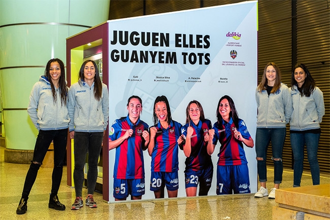 Delikia promociona el deporte femenino en sus vasos de café
