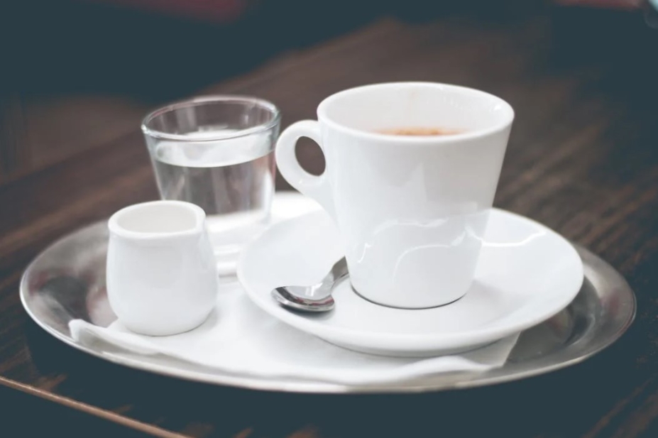 La calidad del agua convierte una buena taza de café en una excelente La calidad del agua convierte una buena taza de café en una excelente