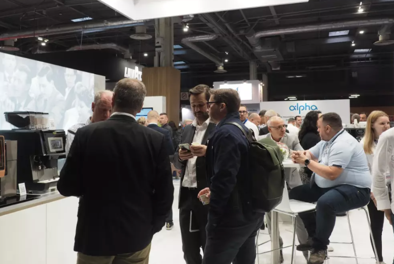 La ciudad de la luz brilla con las tendencias de la restauración automática