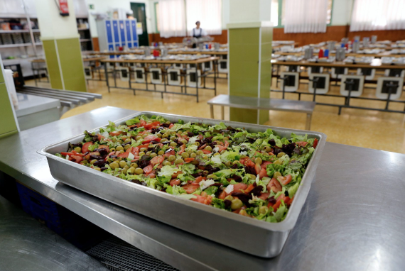 La CNMC multa a 7 empresas por repartirse contratos públicos de alimentación