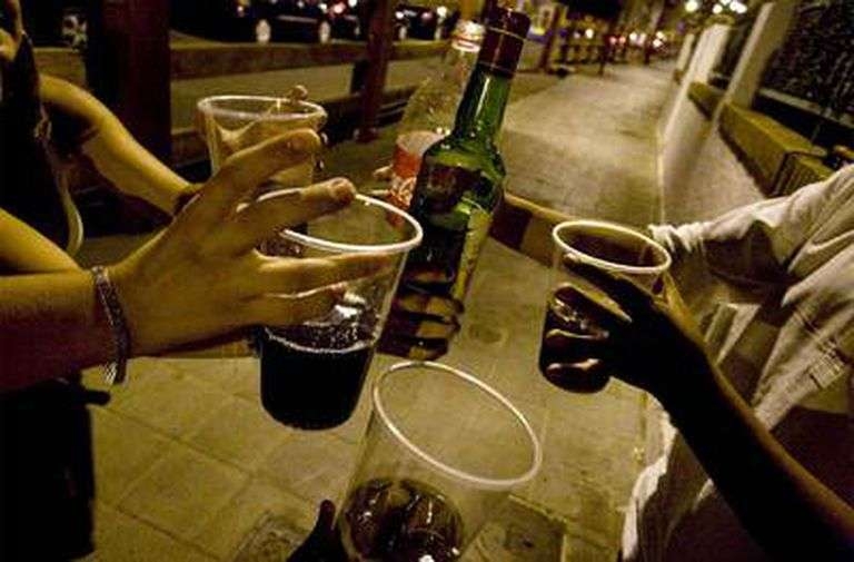 La localidad de Figueras, a la caza de la venta de alcohol en las tiendas 24h La localidad de Figueras, a la caza de la venta de alcohol en las tiendas 24h
