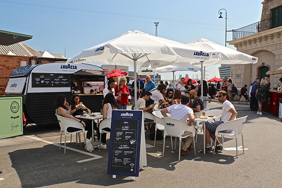 Lavazza despierta a Barcelona por La Mercè
