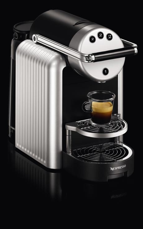 Nespresso ultima su incursión en las oficinas con la máquina Zenius