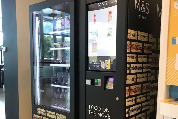 M&S instala máquinas de vending para ofrecer servicio de comida para llevar en sus tiendas
