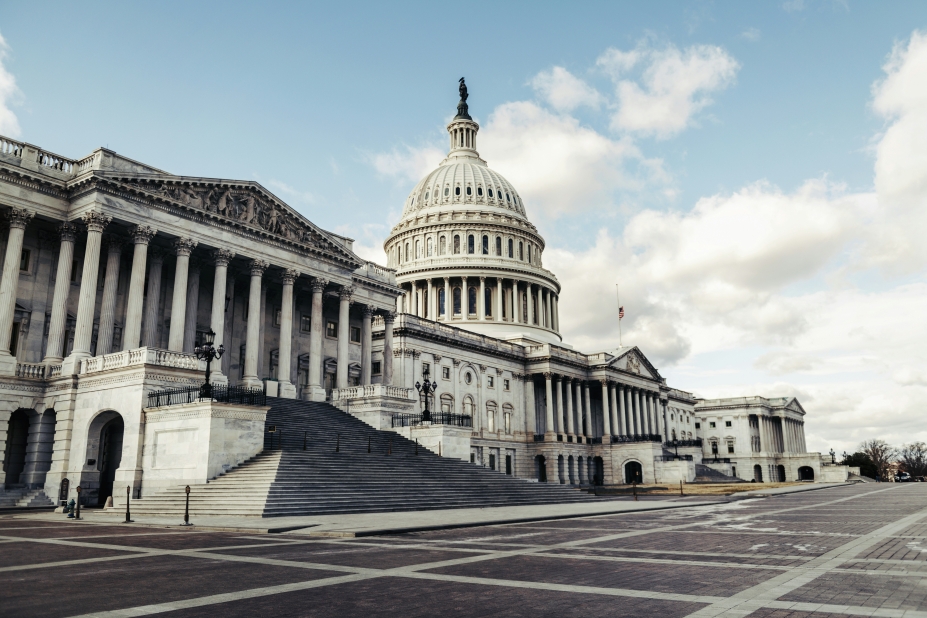 NAMA galardona a la congresista Maxine Waters con el título de “Industry Champion 2026”