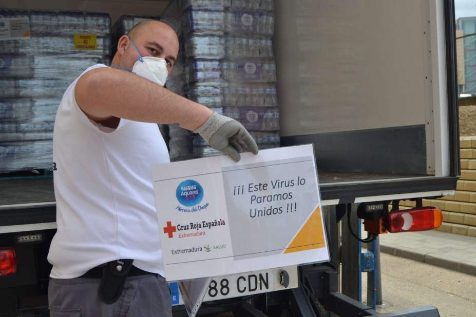 Nestlé dona a Plan Cruz Roja Española cerca de 300.000 euros Nestlé dona a Plan Cruz Roja Española cerca de 300.000 euros