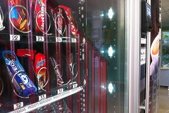 Portugal pone límites a los productos azucarados y con altos contenidos en grasas en las expendedoras Portugal pone límites a los productos azucarados y con altos contenidos en grasas en las expendedoras