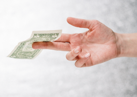 Si la restauración tradicional pide propina, ¿por qué no la distribución automática y su servicio personalizado?