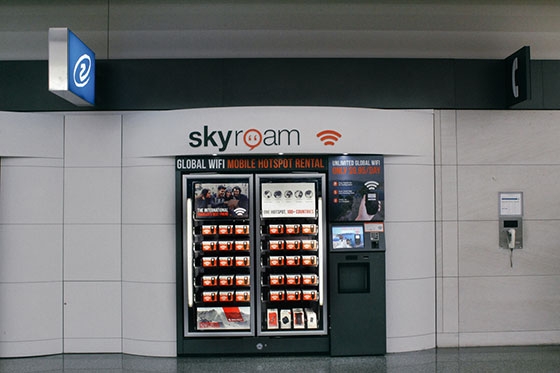 La venta de puntos de acceso wifi se socializa con el vending en los aeropuertos
