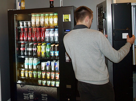 El vending, uno de los apoyos de los fabricantes de refrescos para promover la sostenibilidad medioambiental