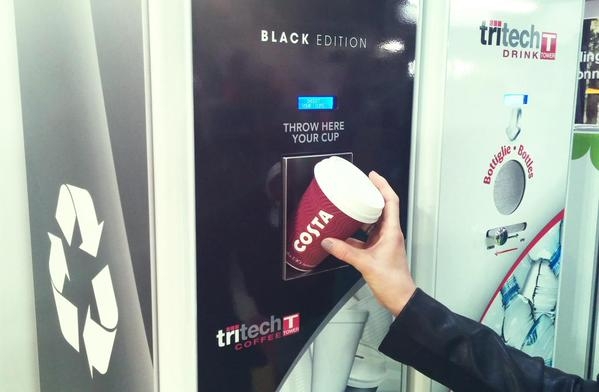 Las expendedoras de reciclaje de Tritech desfilan por la Waste-Works de Londres Las expendedoras de reciclaje de Tritech desfilan por la Waste-Works de Londres