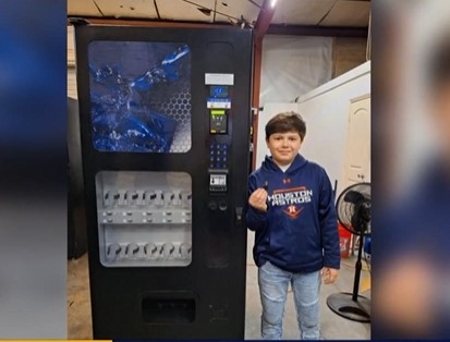 Un estudiante de 12 años dirige su propio negocio de la distribución automática Un estudiante de 12 años dirige su propio negocio de la distribución automática