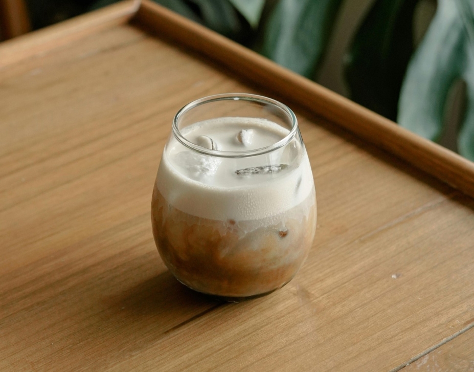 Una combinación ganadora en las superautomáticas: Soluciones para bebidas frías servidas con hielo