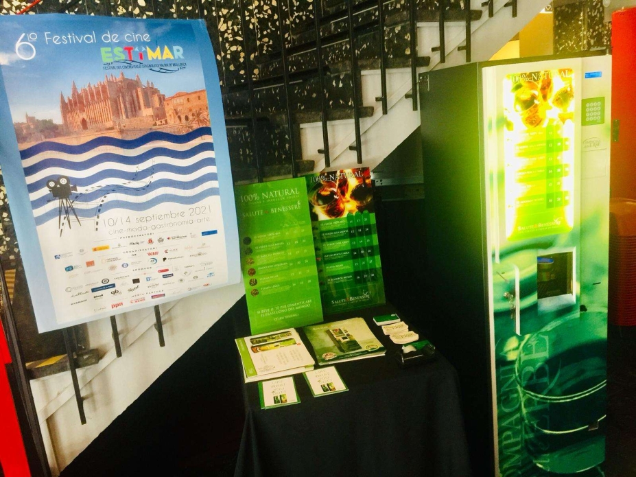 Una máquina vending de té e infusiones para acompañar el Festival de Cine mallorquín Una máquina vending de té e infusiones para acompañar el Festival de Cine mallorquín