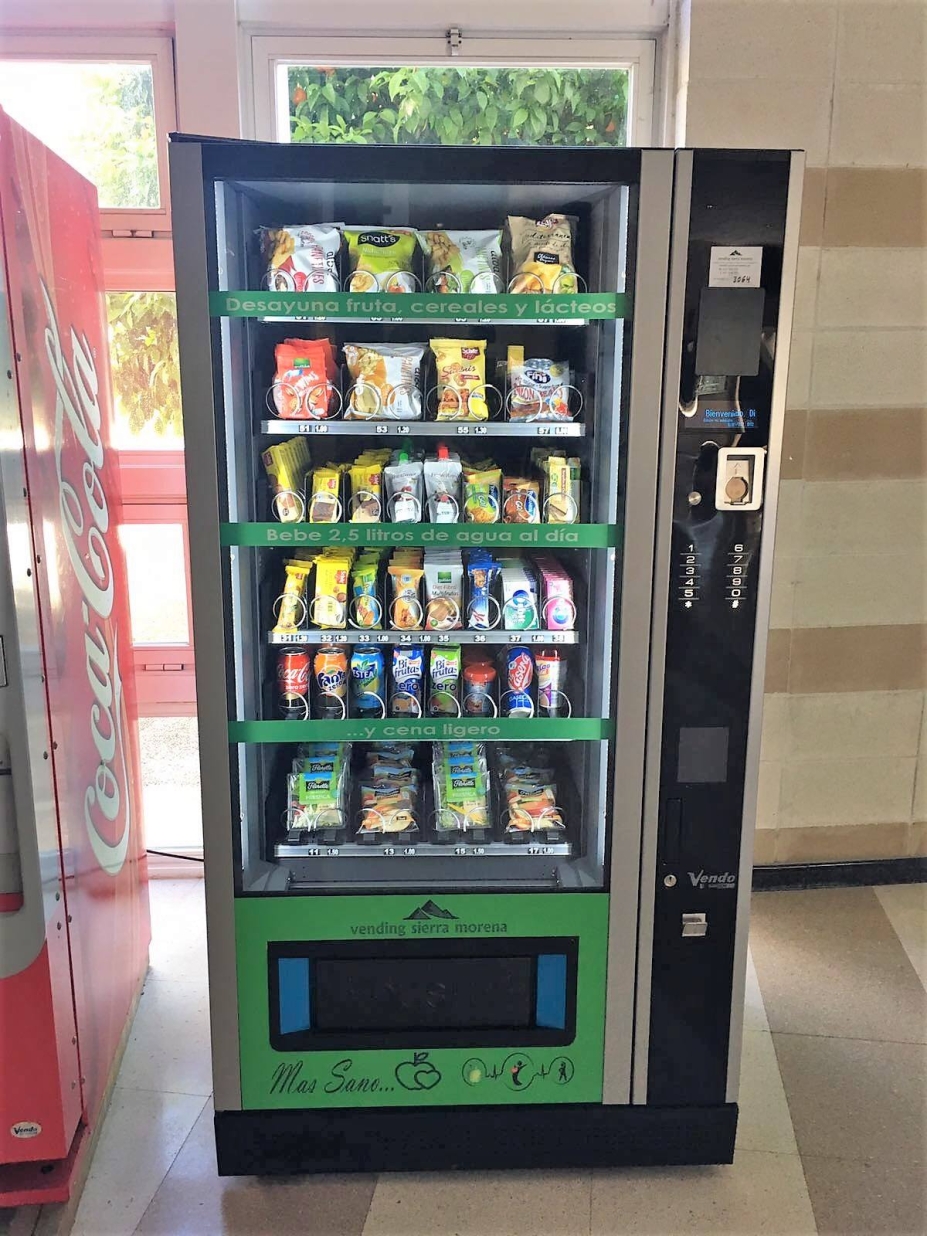 La UCO instala una vending con alimentos dirigidos a intolerantes alimenticios
