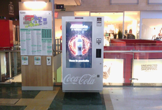 El vending inteligente de Innova Pos se deja ver en el Centro Comercial Parquesur El vending inteligente de Innova Pos se deja ver en el Centro Comercial Parquesur