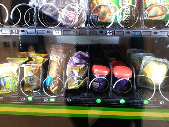 El gran desafío nutricional: así es la oferta alimentaria en los centros educativos de secundaria de Madrid