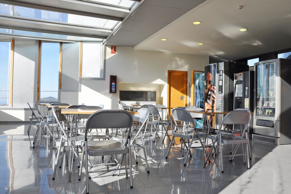 Las universidades plantean la eliminación de la bollería industria en el vending Las universidades plantean la eliminación de la bollería industria en el vending