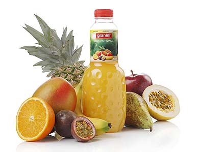 Frutas tropicales componen la gama de zumos de Granini