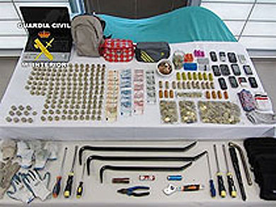 Material intervenido por la Guardia Civil