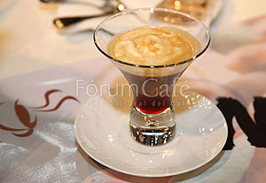 Una café preparado en una competición 