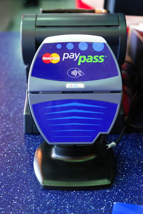 mastercard paypass movil cashless nfc pago telefono medios vending maquinas expendedoras machines