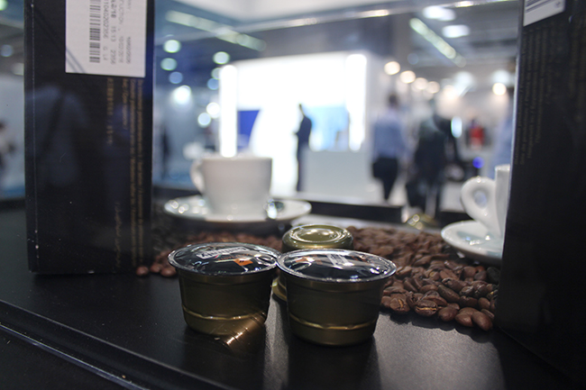 Navarra veta las cápsulas y los vasos desechables y obliga al vending a ofrecer agua gratis